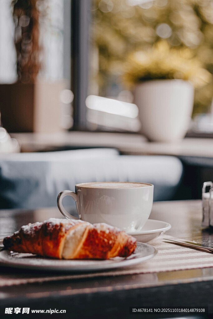 窗边美味早餐时光