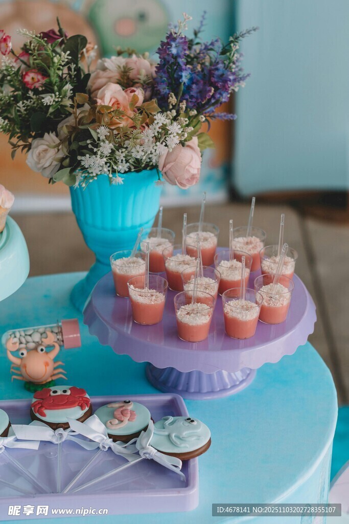 精致纸杯蛋糕装饰摆台