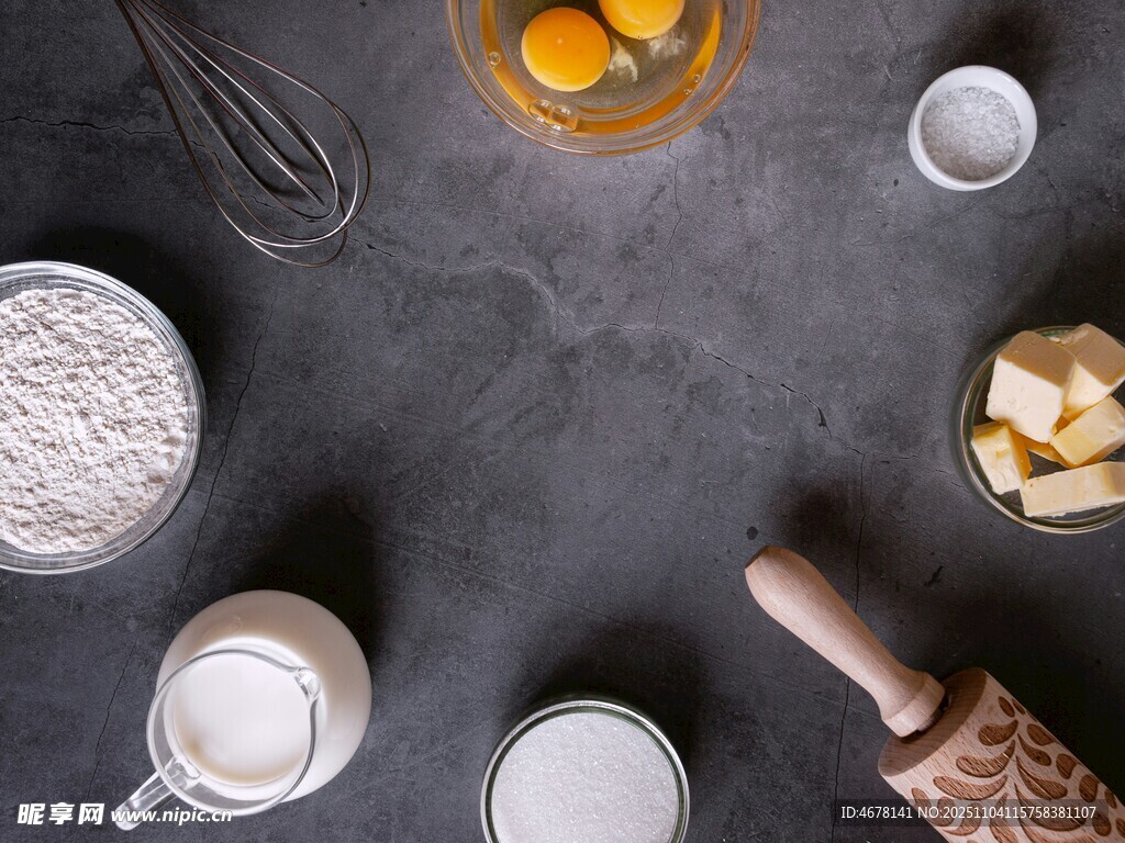 烘焙食材与工具的集合