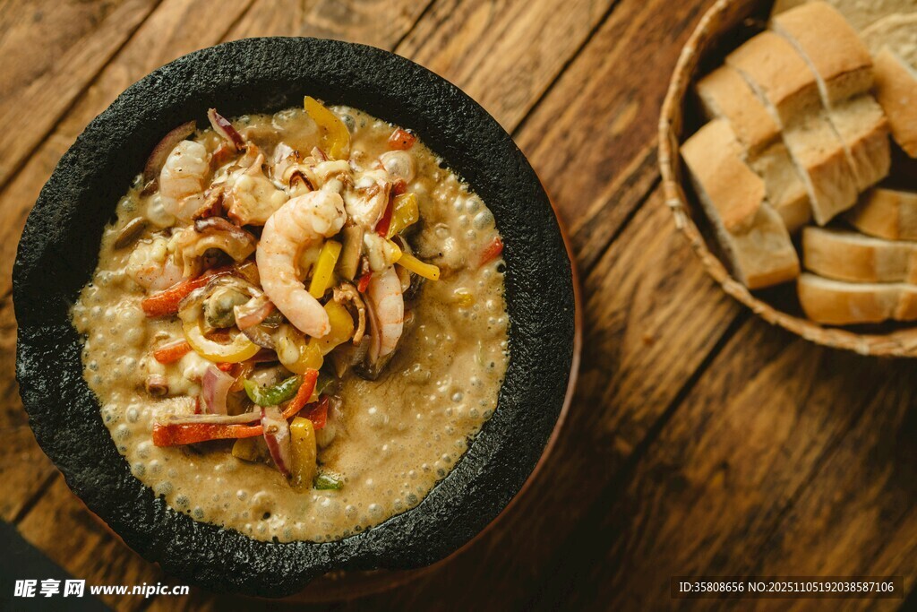 美味海鲜燕麦粥配小食