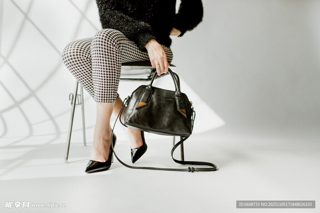 时尚女性手提精致包包