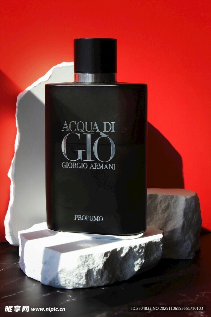 阿玛尼寄情男士香水展示