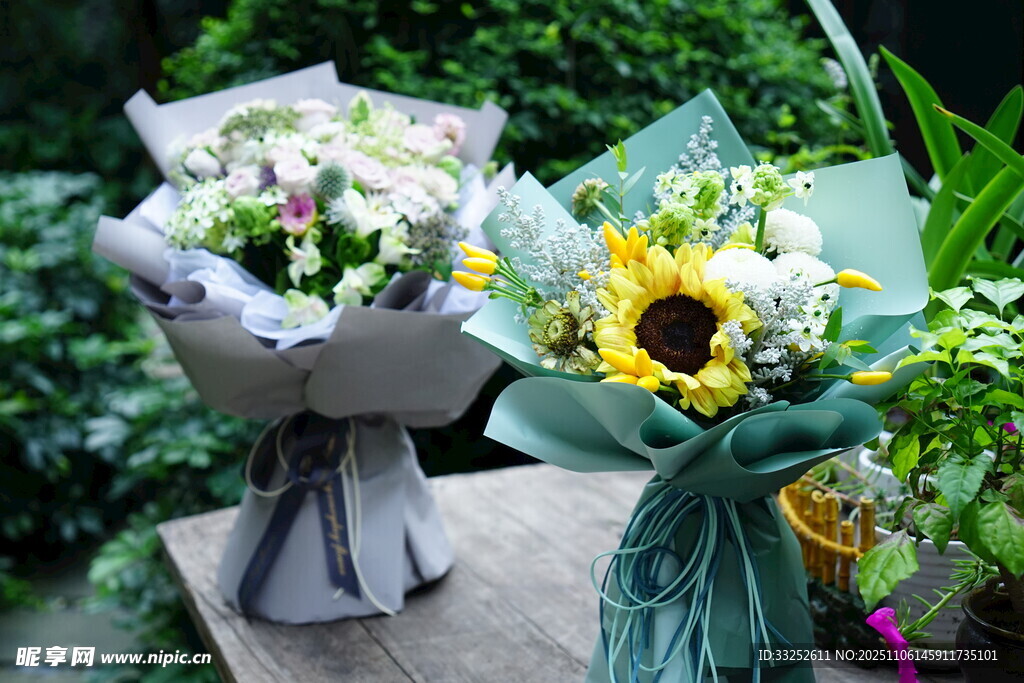 两束精美鲜花组合