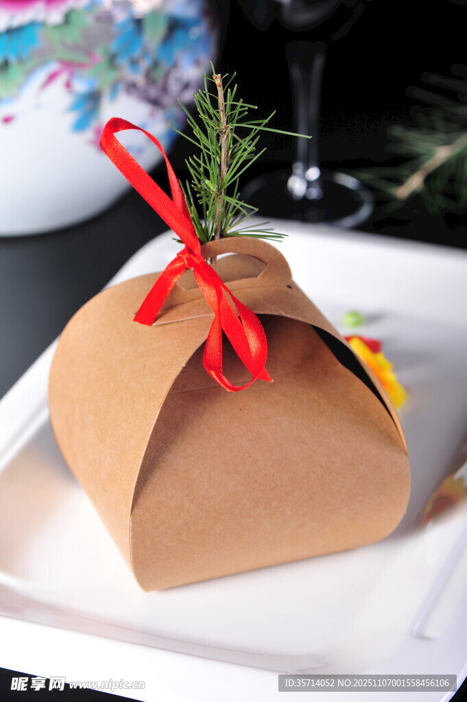 圣诞主题纸质小礼品盒