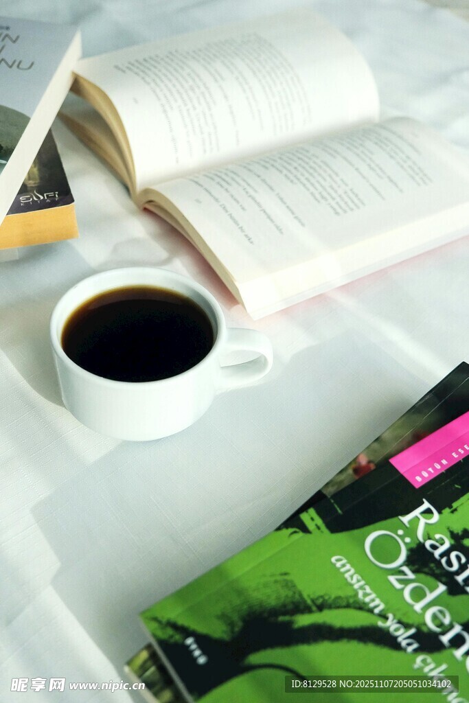 咖啡伴书开启惬意时光