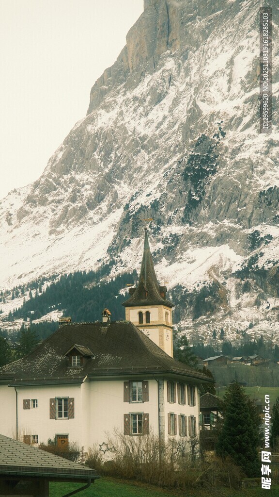 阿尔卑斯山下的静谧小镇