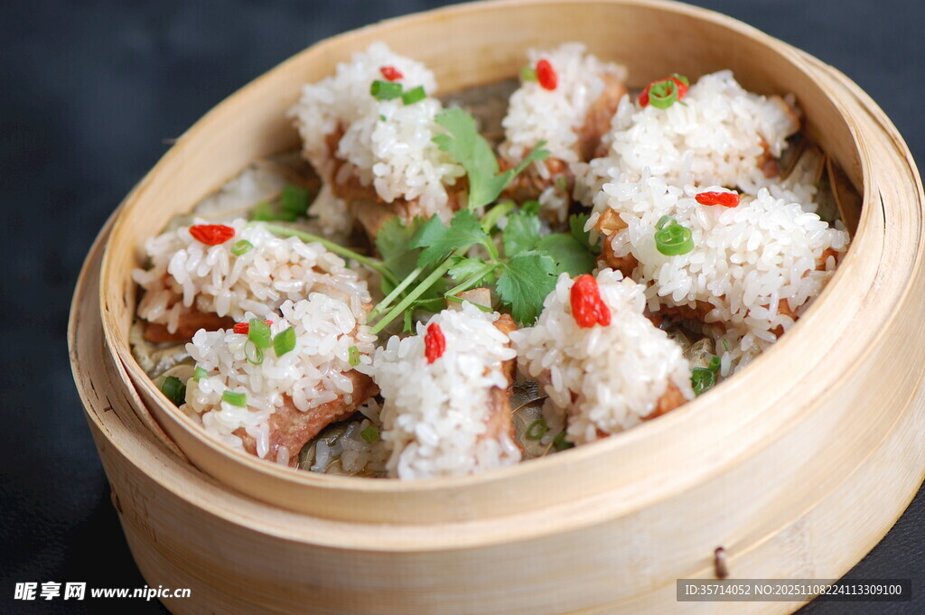 美味糯米排骨蒸饺