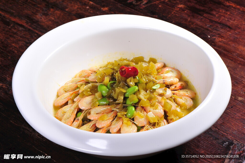 白碗中的美味白虾