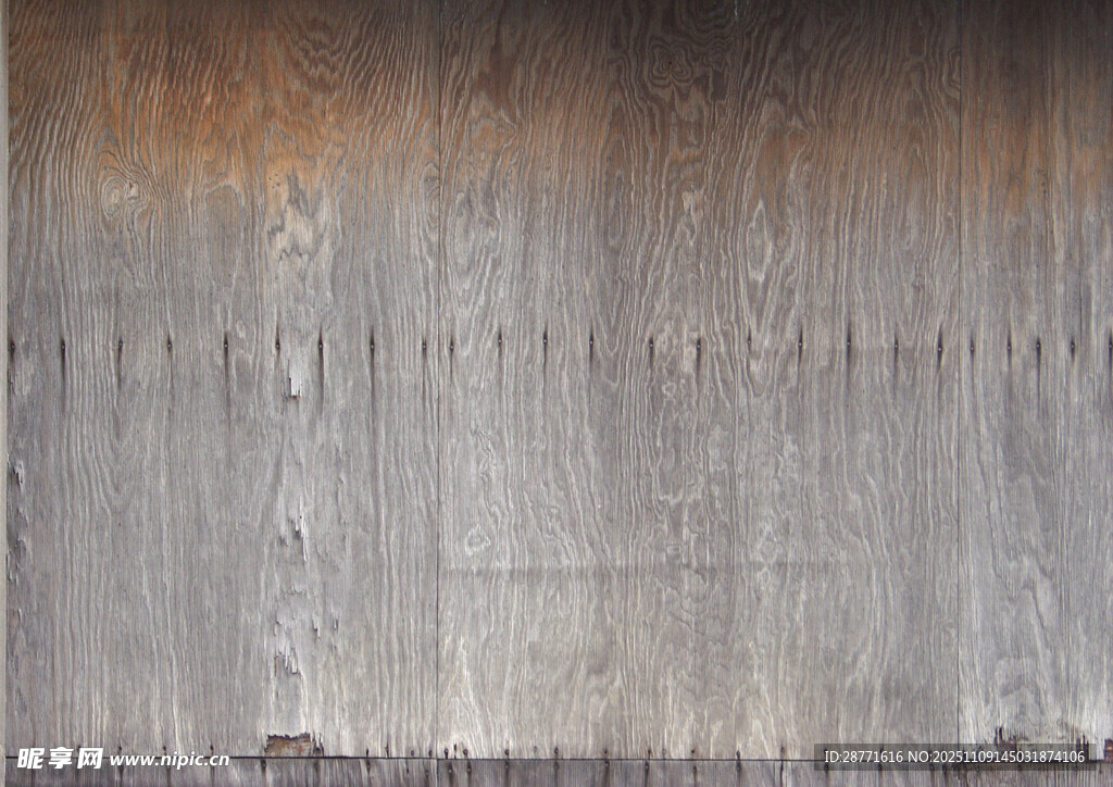 老旧斑驳的金属墙面