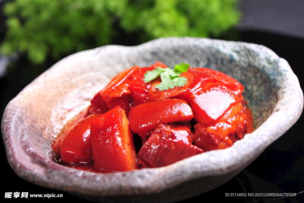 碗中美味红烧番茄