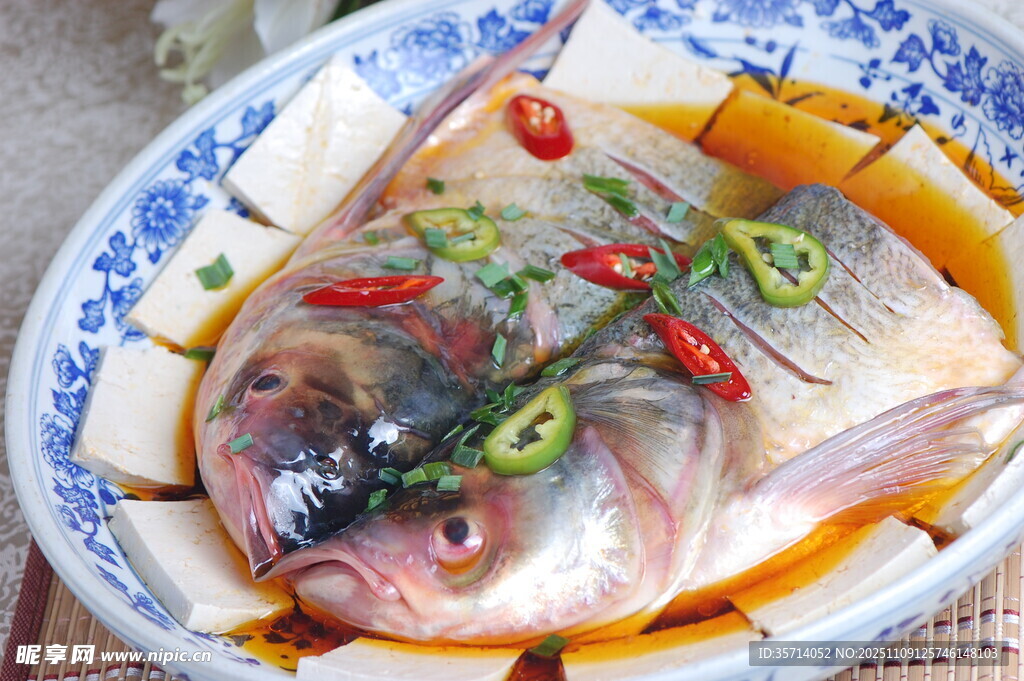 清蒸鲜鱼色香味俱全