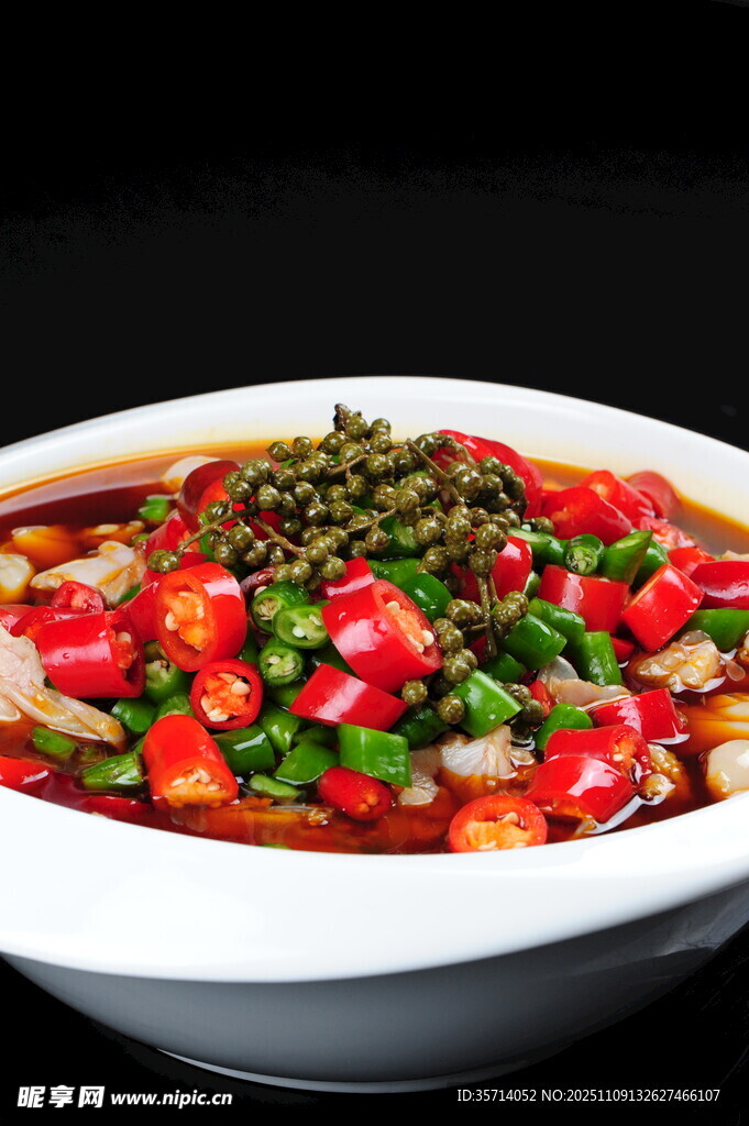 香辣多彩剁椒水煮鱼