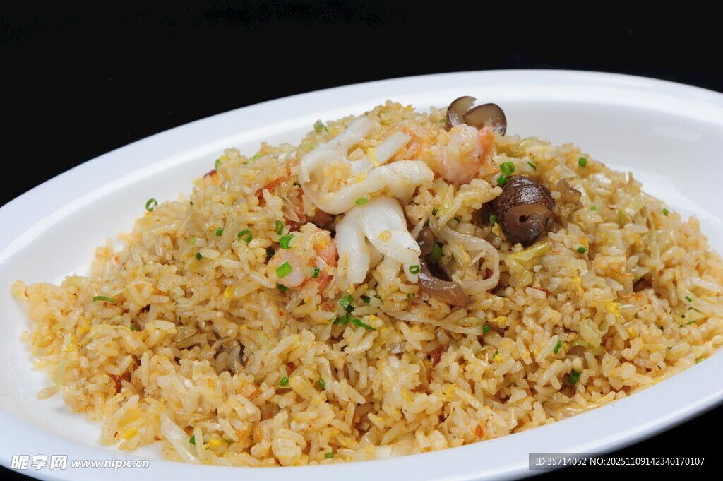 海鲜炒饭美味诱人