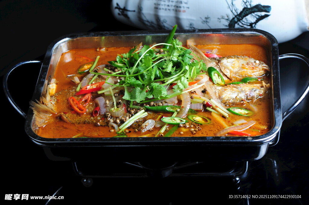 香辣美味的特色烤鱼