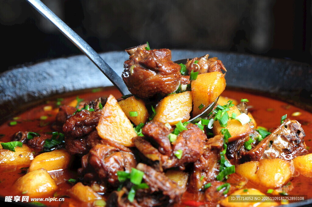 美味红烧鸡块土豆