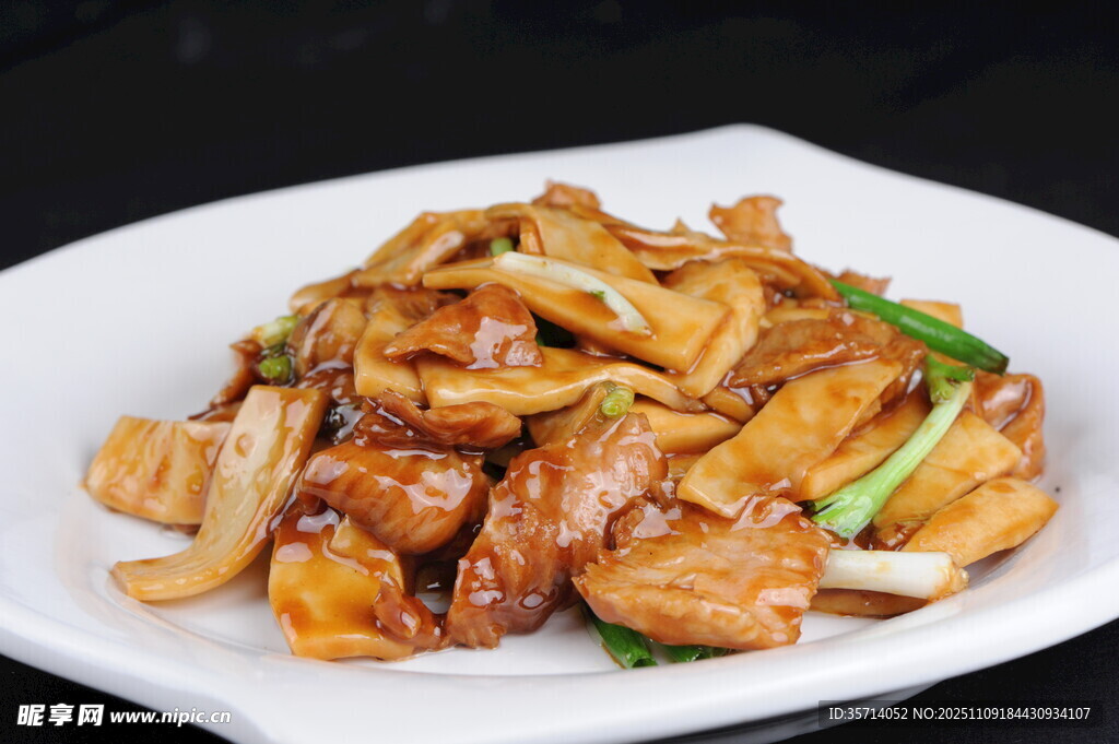 香嫩炒五花肉配笋片