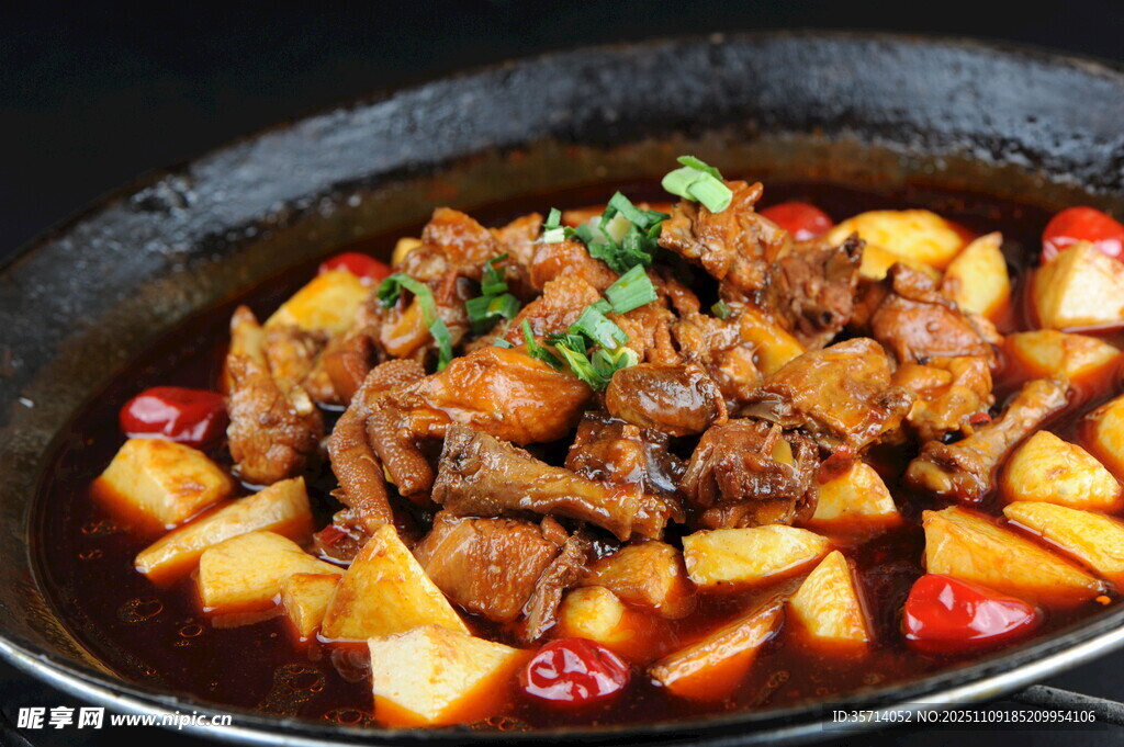 美味红烧鸡块土豆