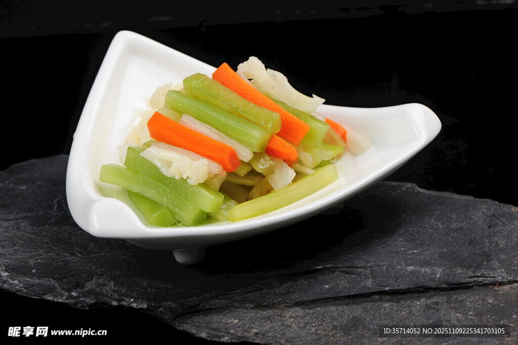 三角盘蔬菜沙拉