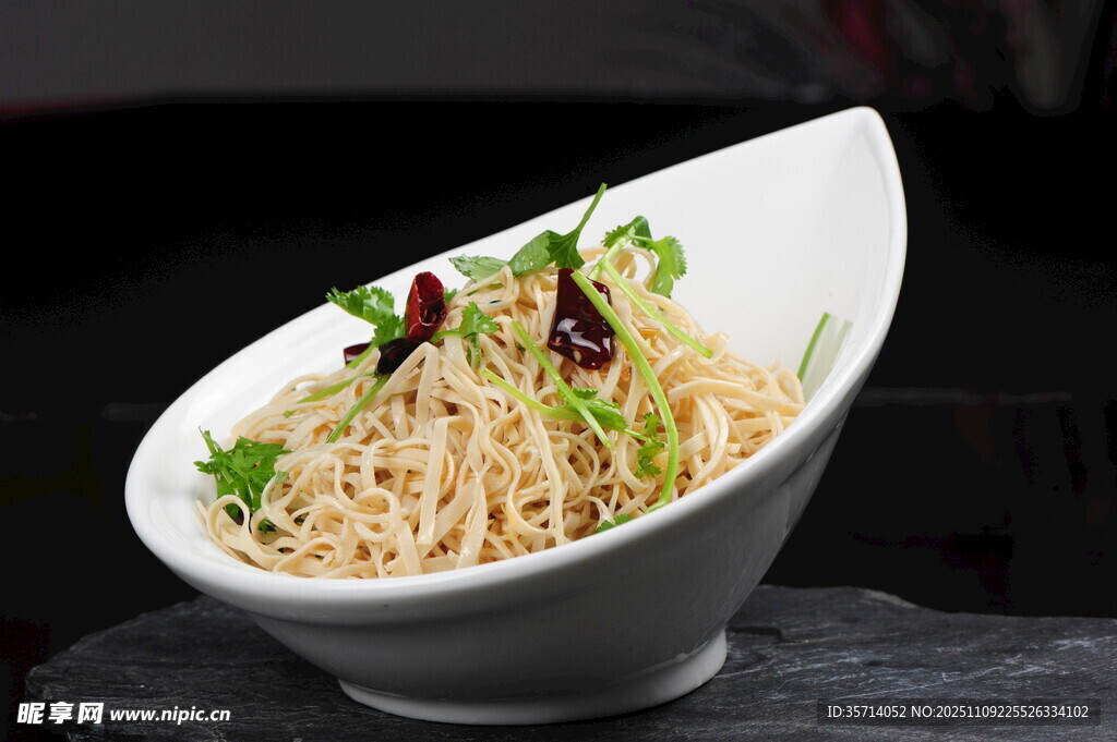 美味凉拌金针菇