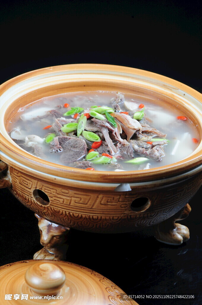 滋补养生乌鸡汤