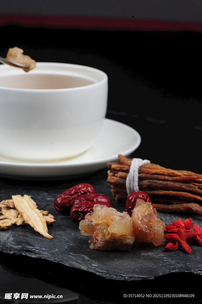 养生茶饮与滋补食材组合