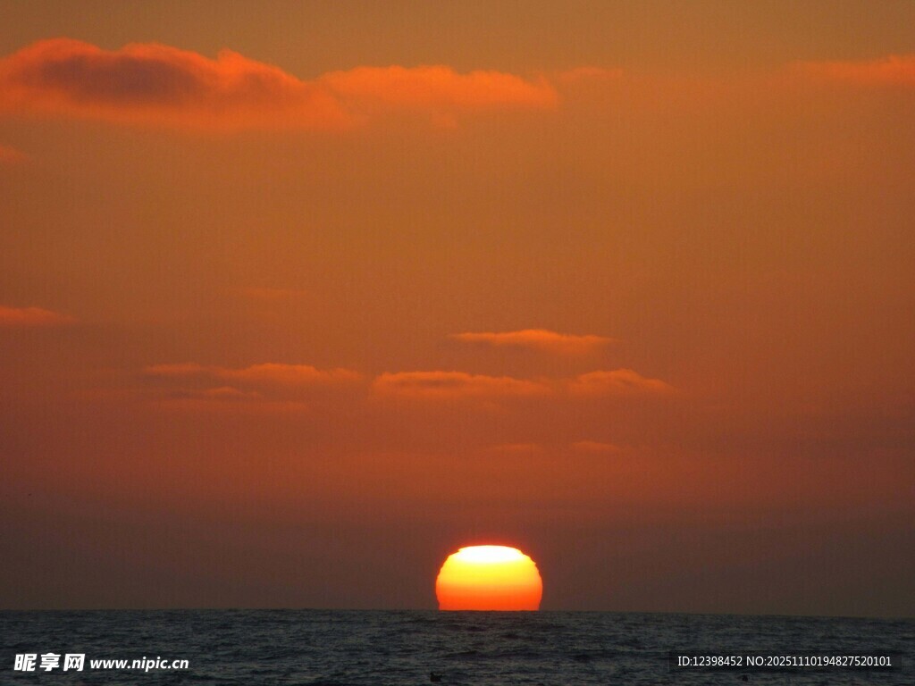 海上日落美景