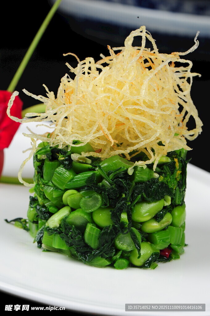 翡翠蔬菜塔配金丝