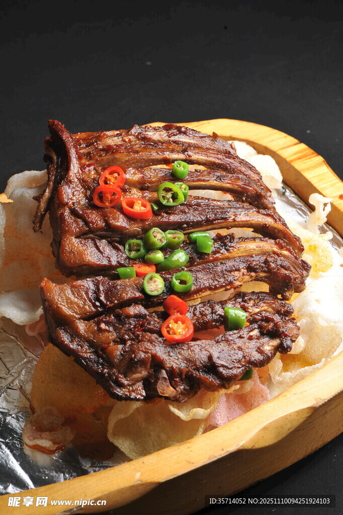 香煎牛排配时蔬