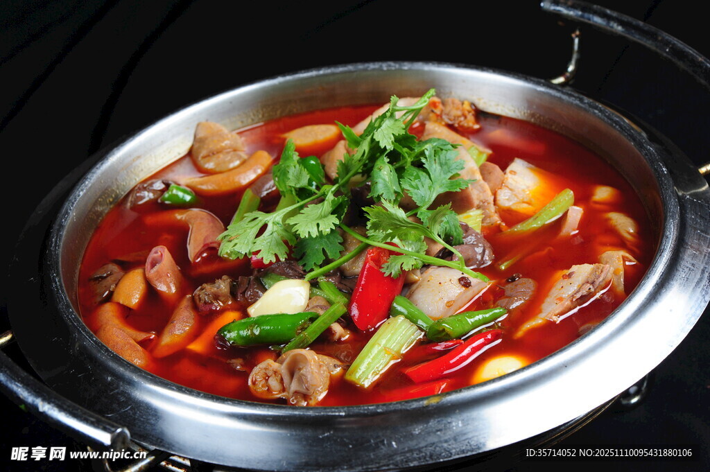 美味香辣火锅食材丰富