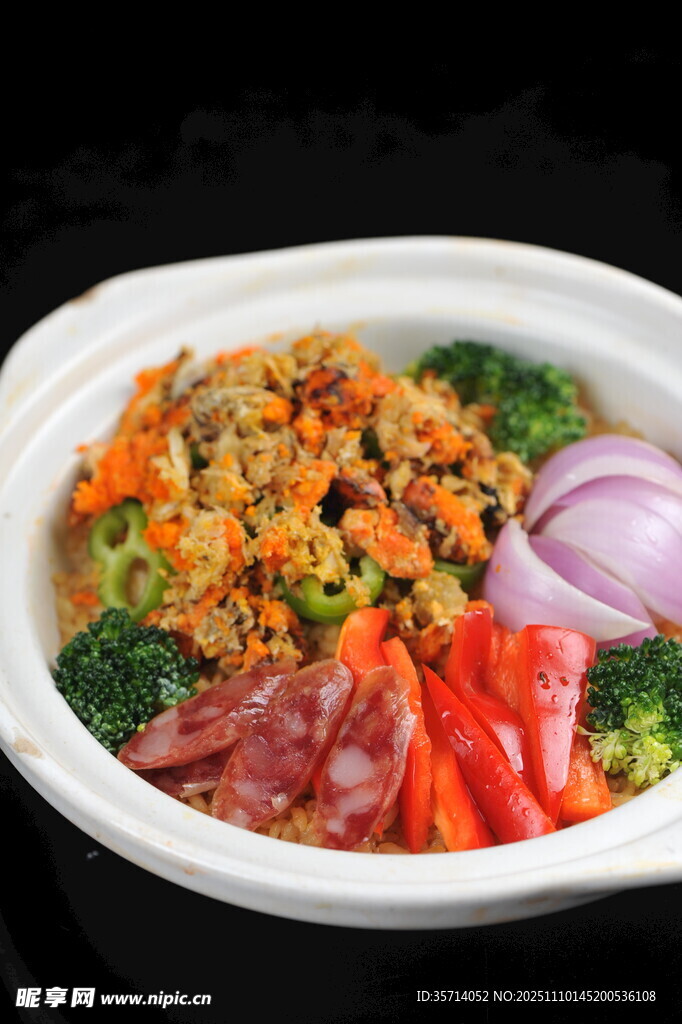 美味食材组合砂锅菜品