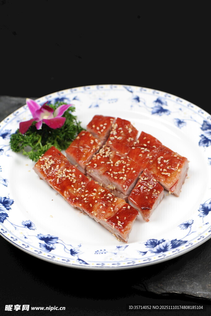 美味叉烧摆盘精致