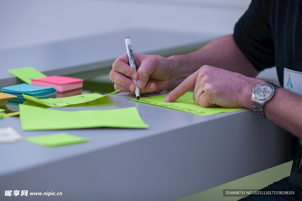 手书便签于多彩文具间