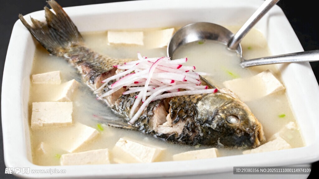 鲫鱼豆腐汤