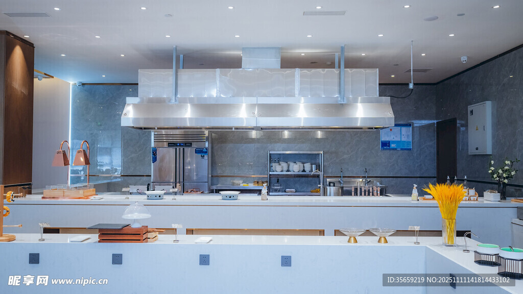 现代简约风格开放式厨房