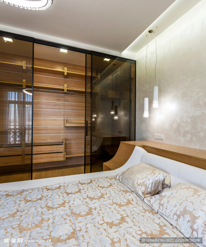 现代简约风格温馨卧室空间