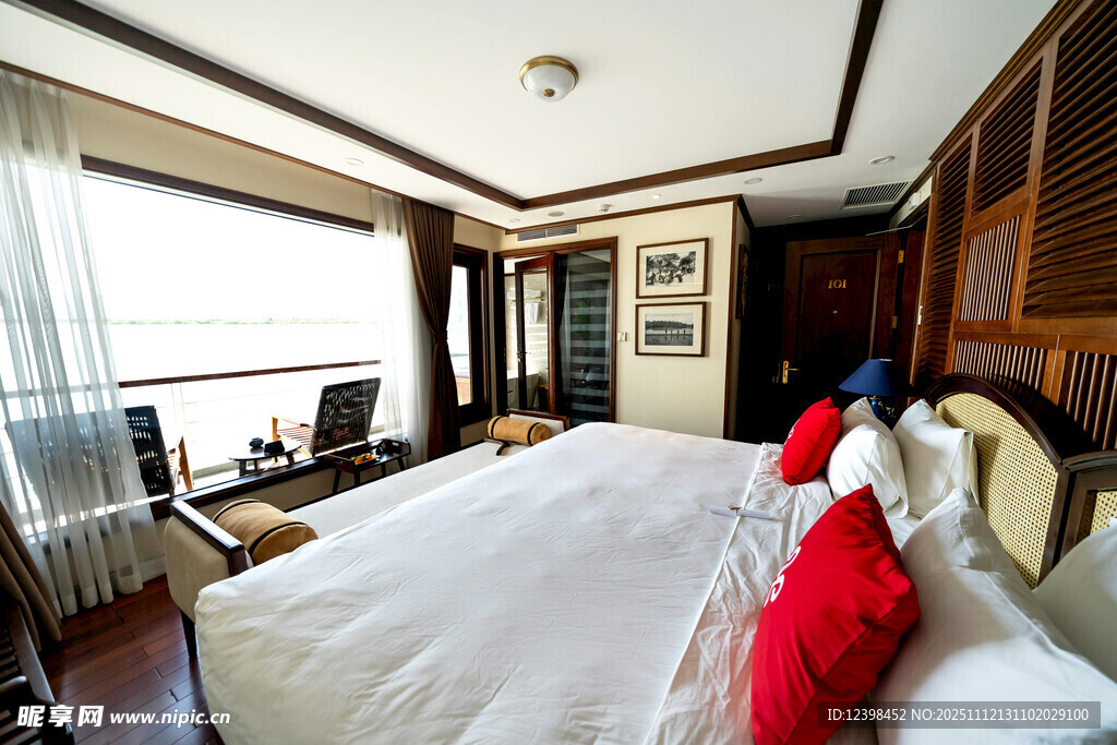 豪华卧室室内温馨场景