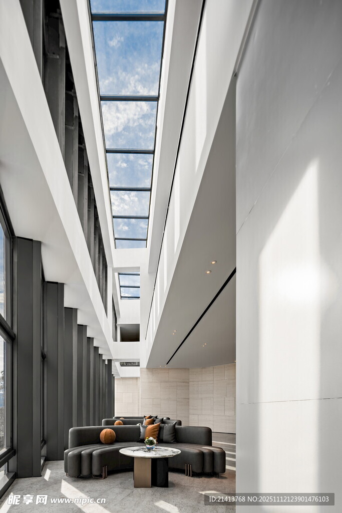 现代室内天窗设计空间