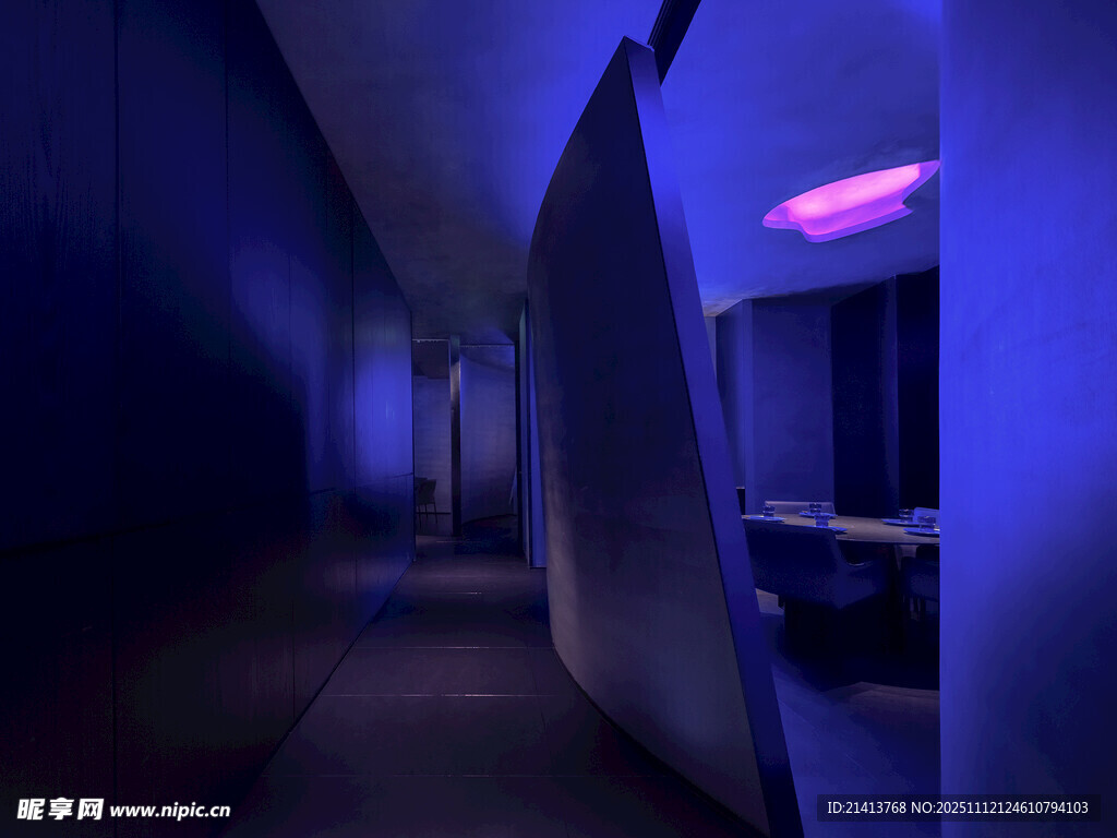 神秘幽暗的科幻风格走廊