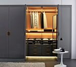 现代简约风格的时尚衣柜