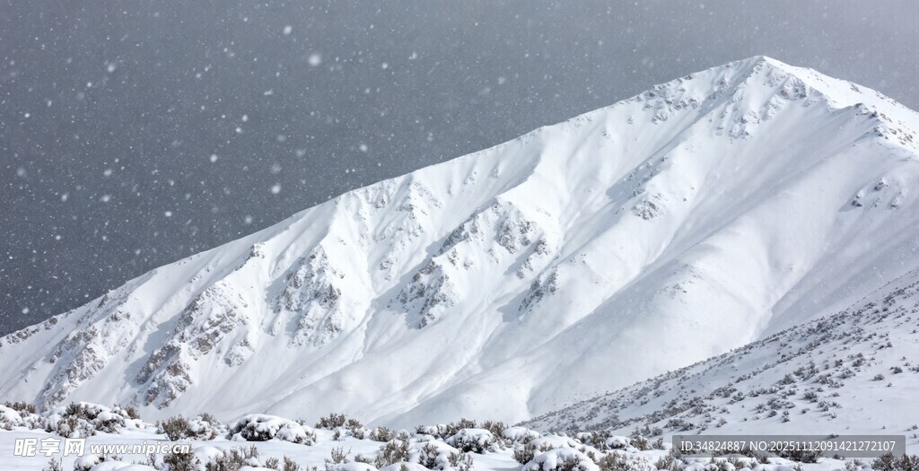 雪山雪景壮丽自然景观