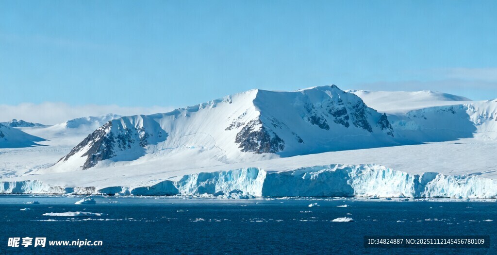 南极壮丽冰山景观