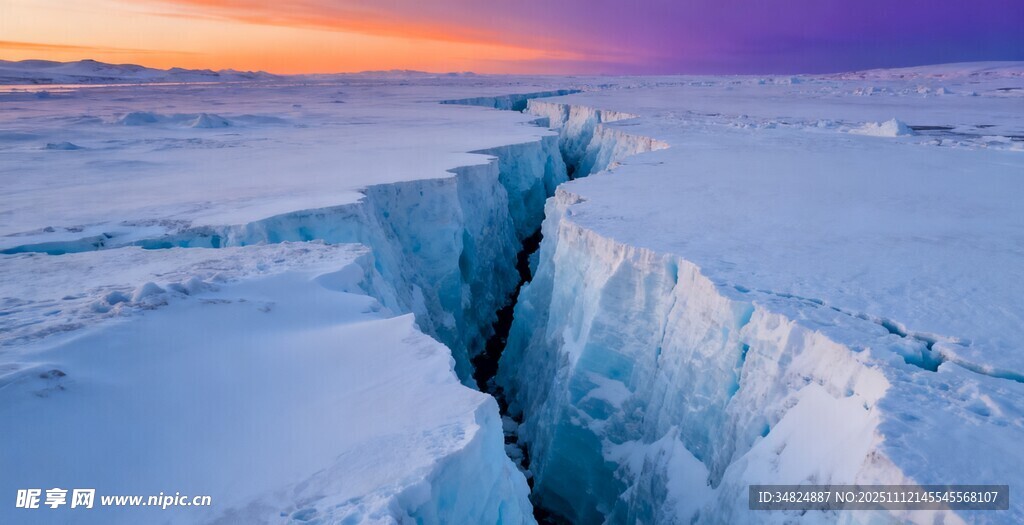 壮丽冰裂缝景观