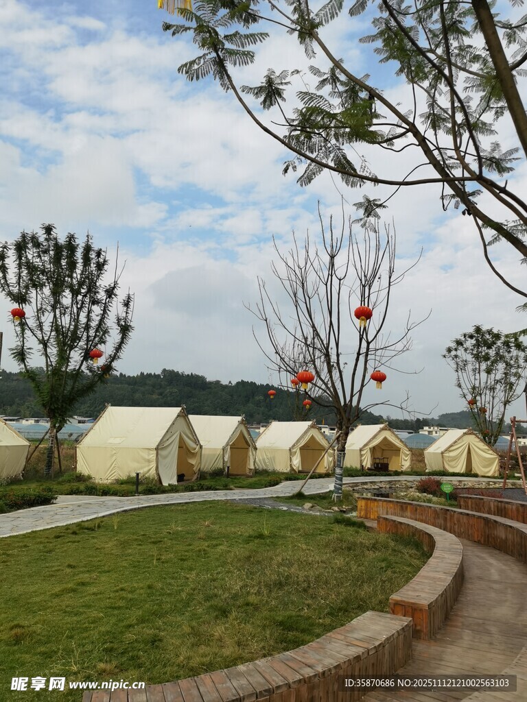 户外草坪帐篷休闲场景