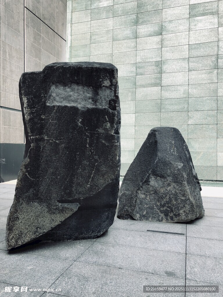 古老石器文物展示