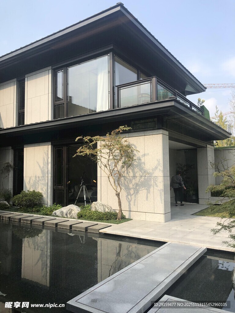 现代简约风格两层住宅外观