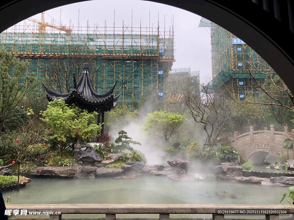 中式园林景观水雾缭绕