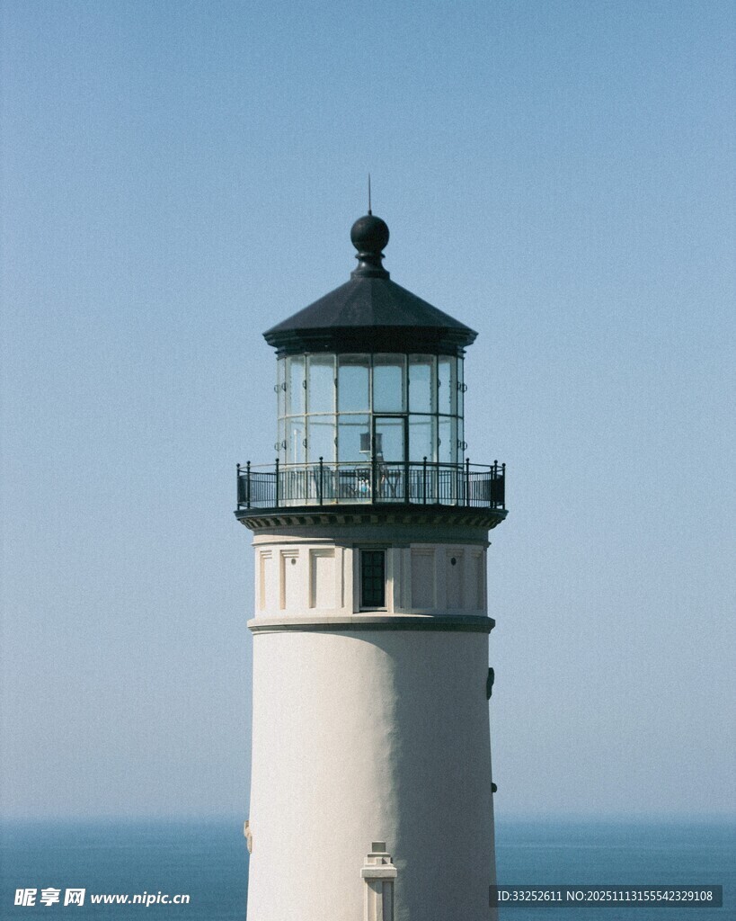 海边灯塔 守望辽阔海洋