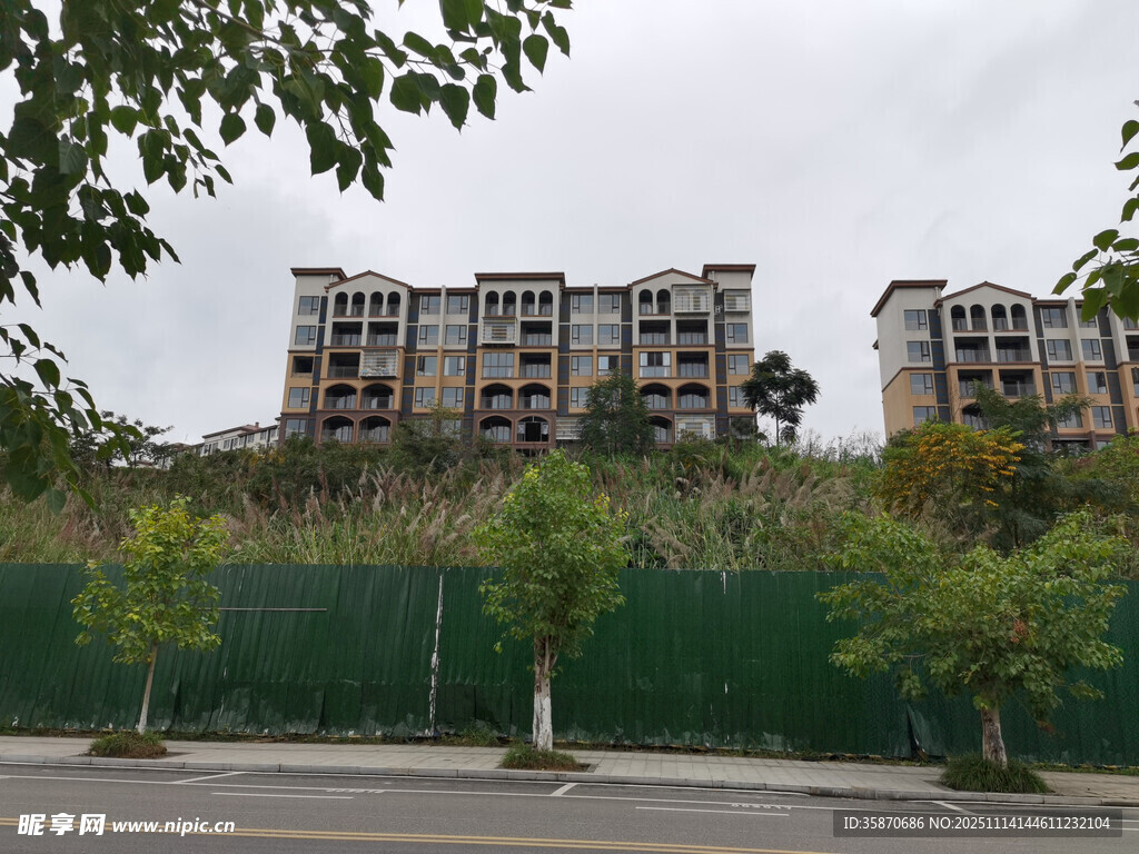 城郊住宅区远景