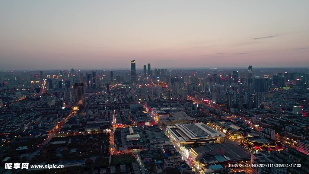 城市夜景俯瞰灯火璀璨