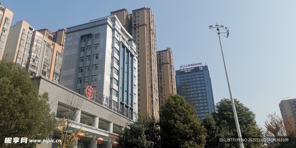 城市中的现代建筑景观